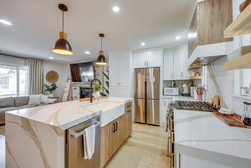Walk to Big Bear Marina: Modern Home w/ Hot Tub!