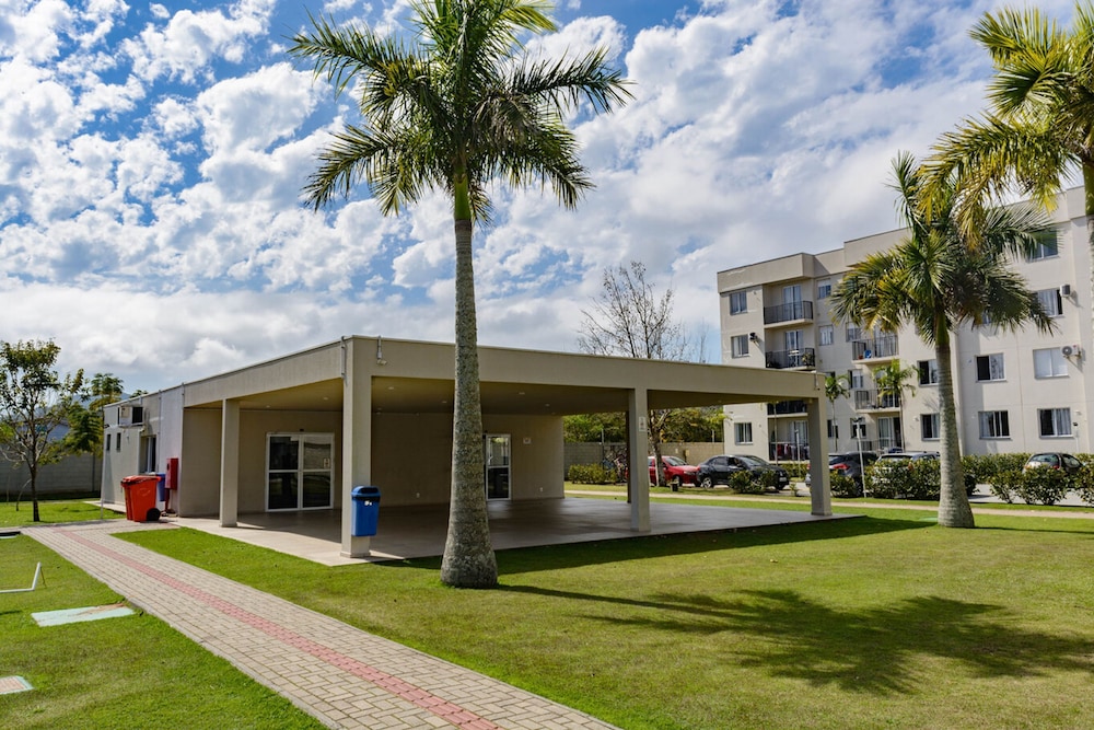 Apto c Tima Localiza o Prox Praias e pq Aquatico