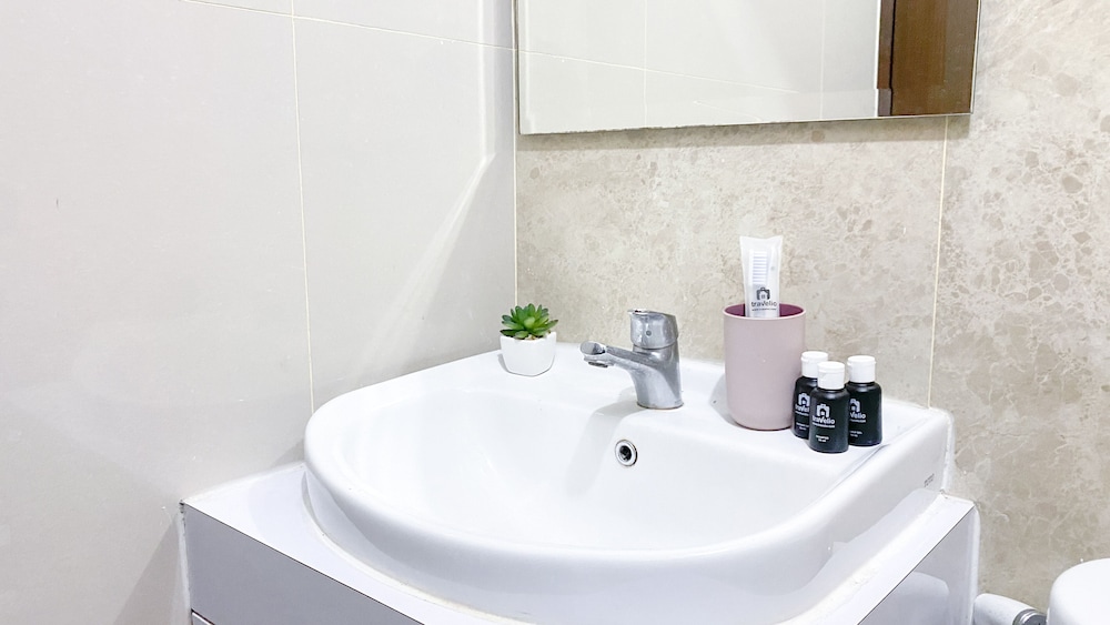 Nice And Simply Look Studio Transpark Cibubur Apartment, Depok - 15