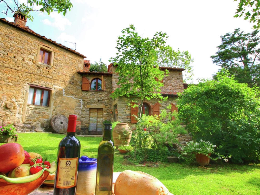 Farmhouse in Cortona view 5
