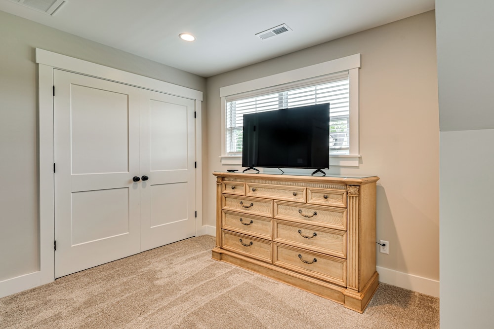 14 Mi to Mammoth Cave NP: Spacious Family Home