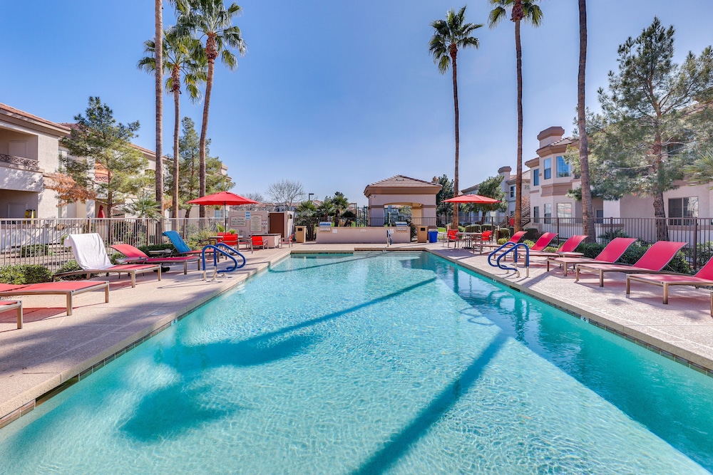 First-floor Condo w/ Pool Access in Mesa!