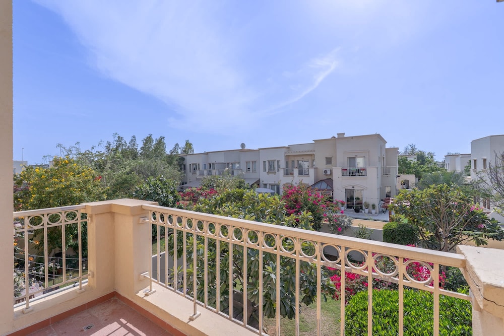 Emirates Living s Fascinating Villa for Everyone