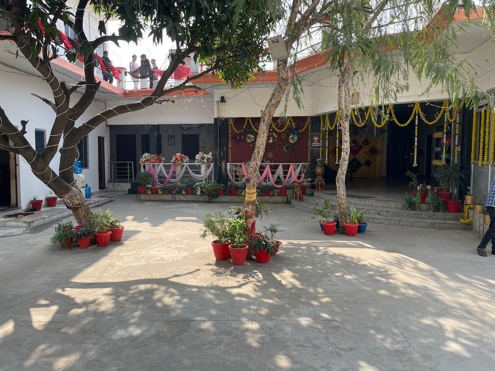 Lord Buddha Guest House