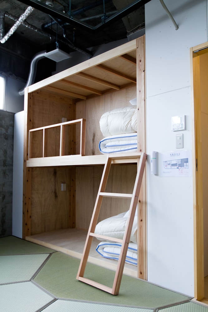Hostel and Dining Tanga Table