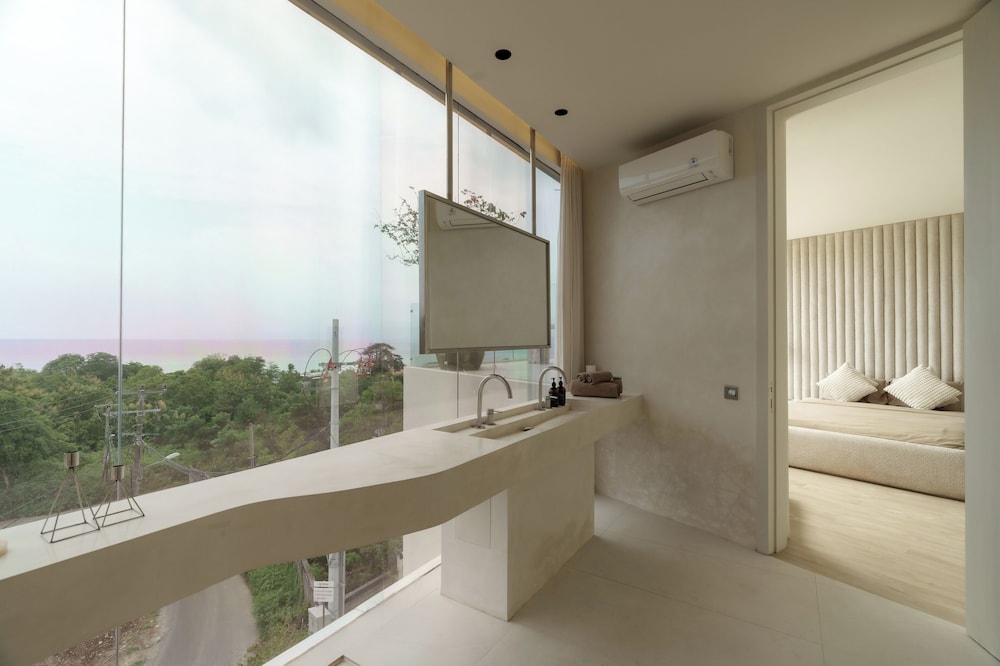 Lux Retreat 4BR Ocean Villa in Uluwatu