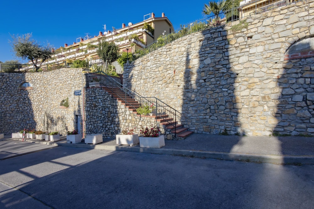 Oasis Apartment in Ospedaletti by Wonderful Italy