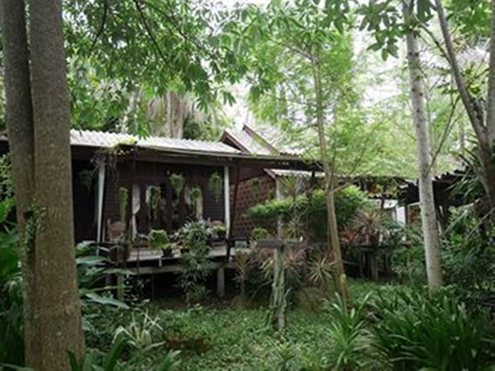 Sunset Cove Resort