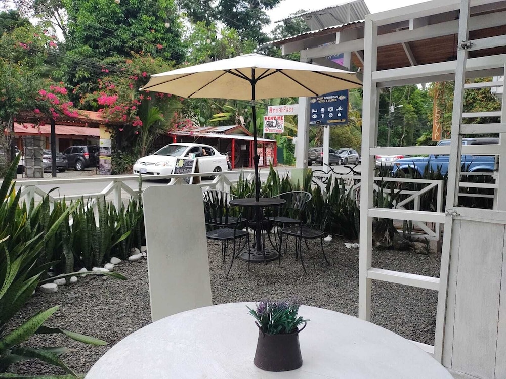 Lizard King Hotel & Suites