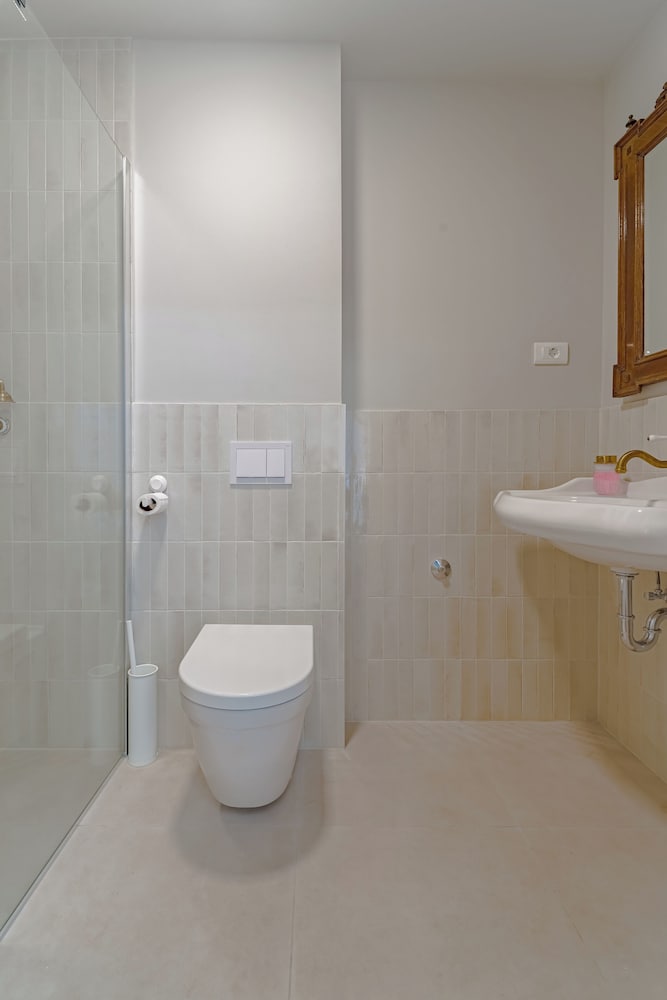 The Vlasta Collection Rooms