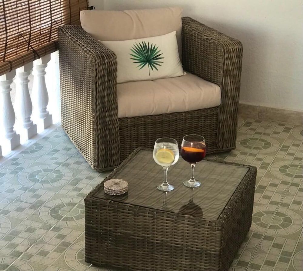 2 Bedroom 1 Bathroom Villa, Wifi, Tv, Short Walk to Beach, Bars and Restaurants view 5
