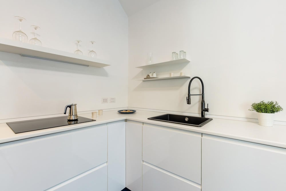 Piazza Municipio Blue Apartment by Wonderful Italy