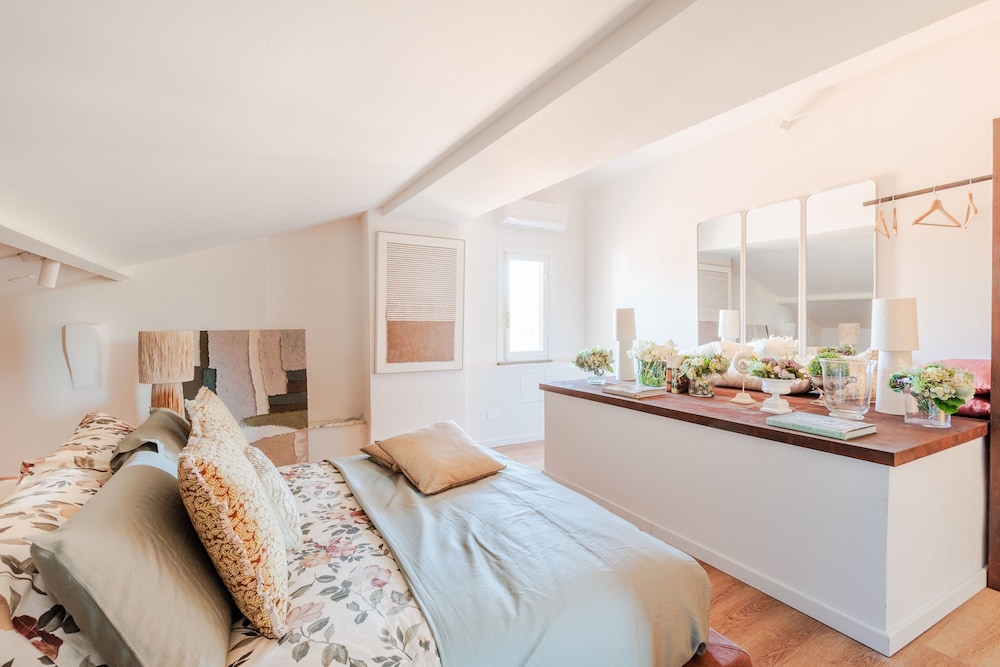 Letizia Penthouse in Lucca