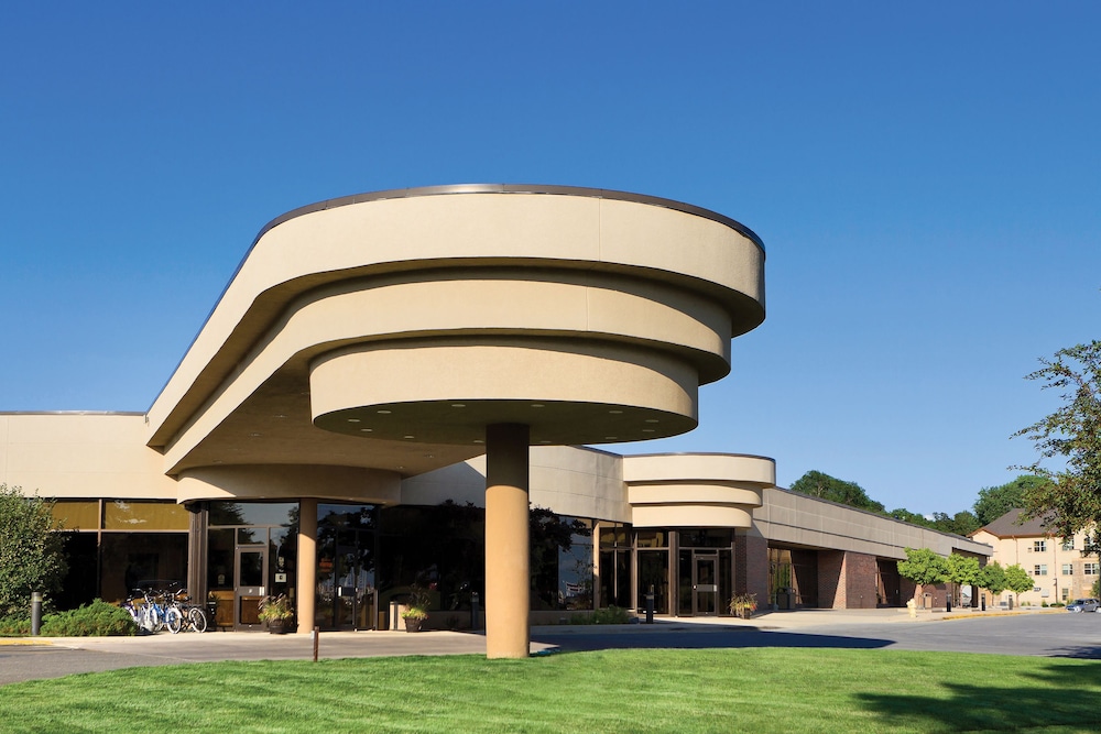 Pierre Vacations - Ramkota Hotel - Property Image 1