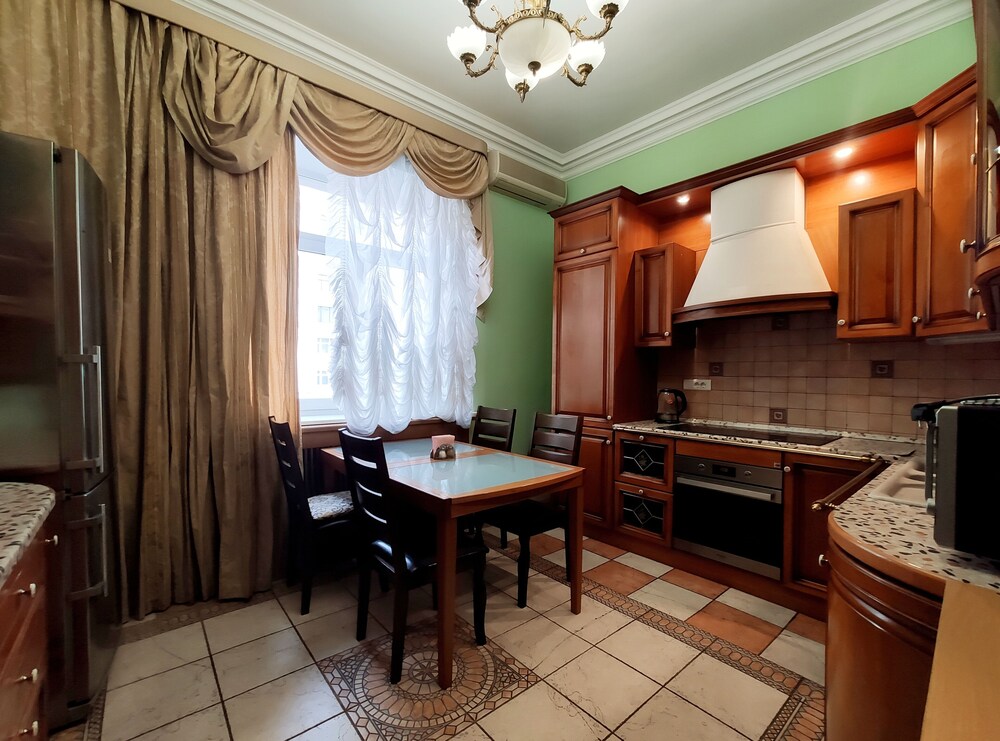 TVST Apartments TV6