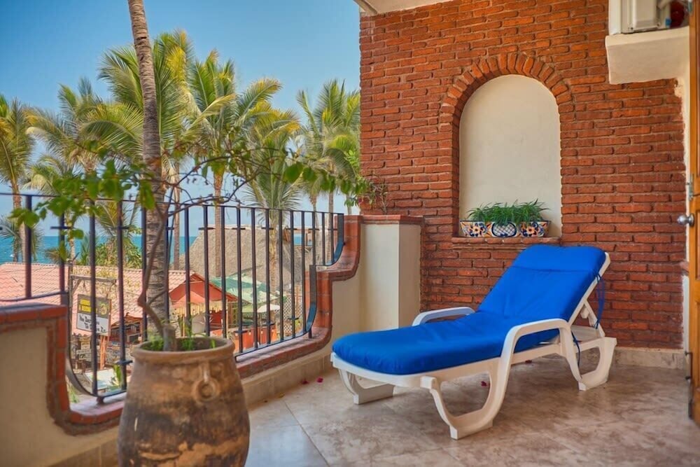 Ocean View 2Br Condo-balcony-beach-pool - 204