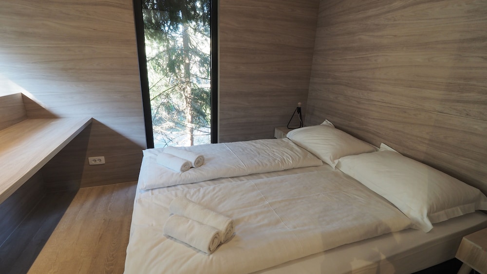 Tree House Close to the National Park Plitvice Lakes view 3