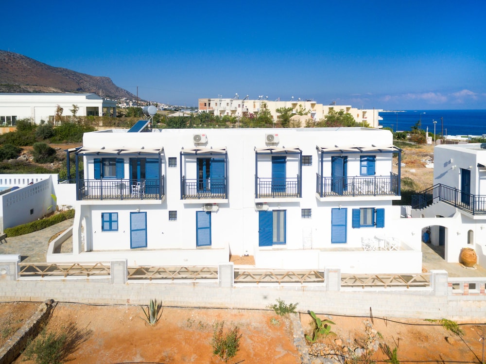 Okirroi Villas