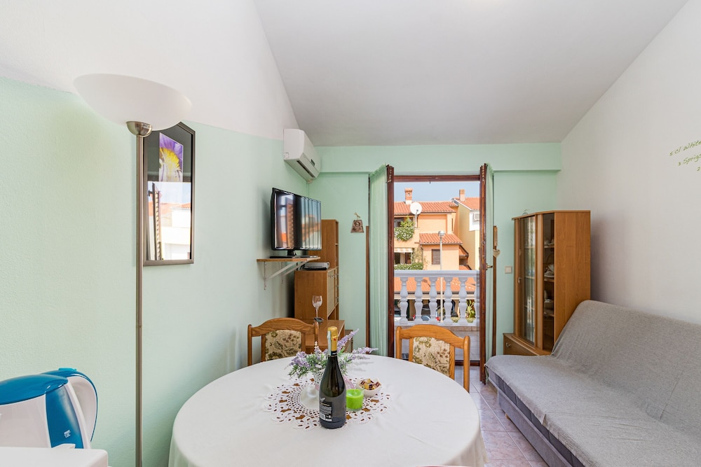 Apartment Nicole 100m from the beach view 5