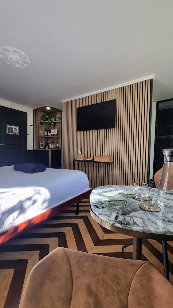 hotel room