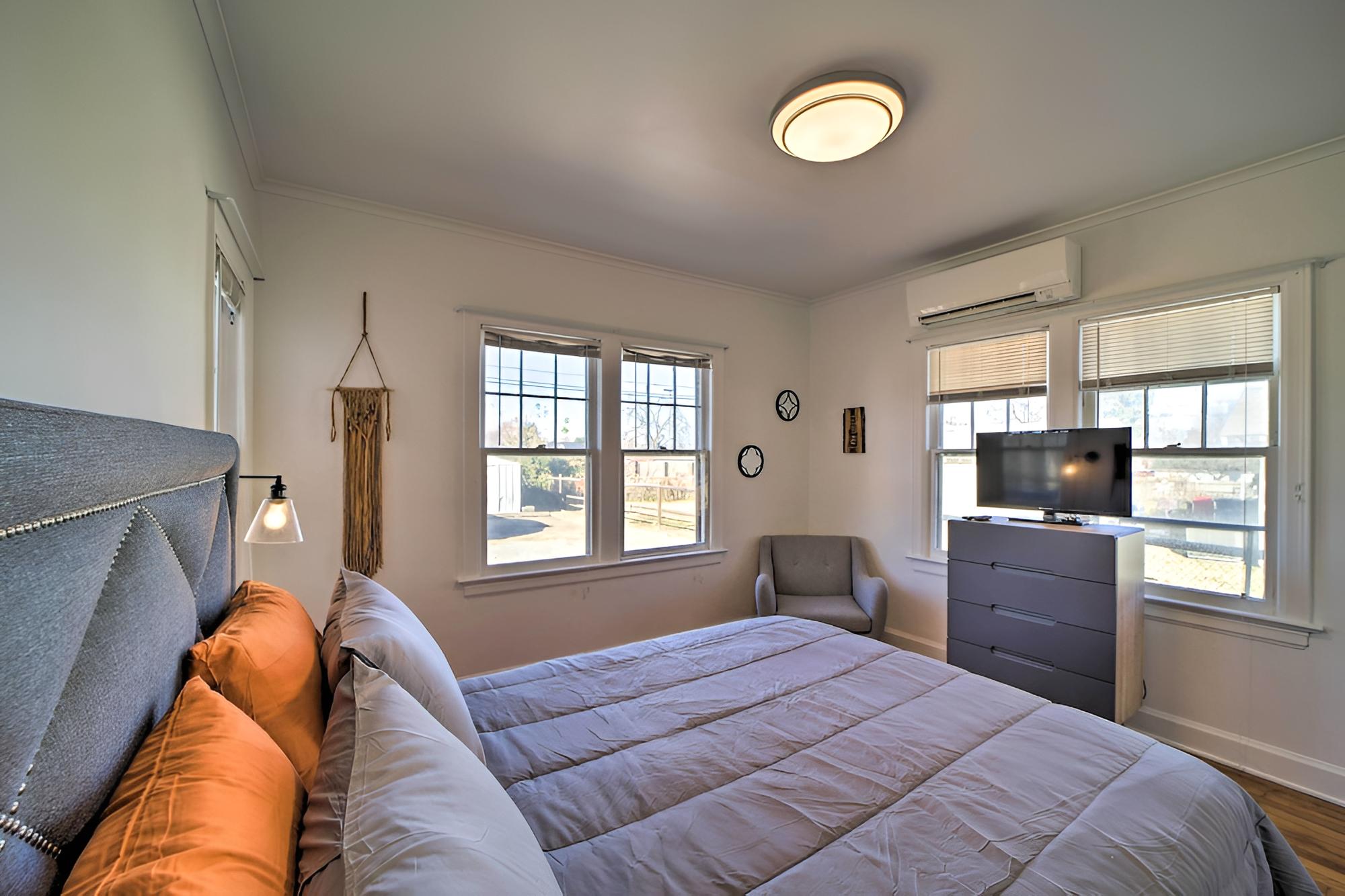 Colorful Tulsa Duplex w/ Porch: Dogs Welcome! view 5
