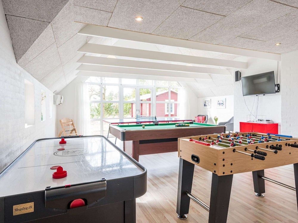 9 Person Holiday Home in Norre Nebel view 5