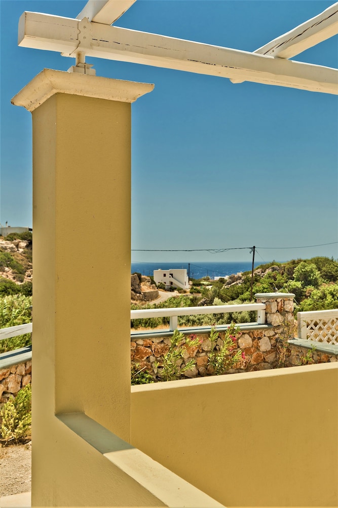 Elaia Villas