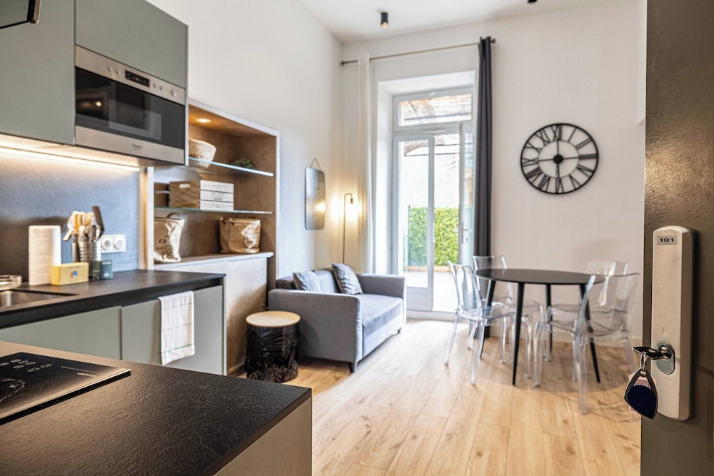 Modern Mezzanine Apt 2br/4p - Place Garibaldi