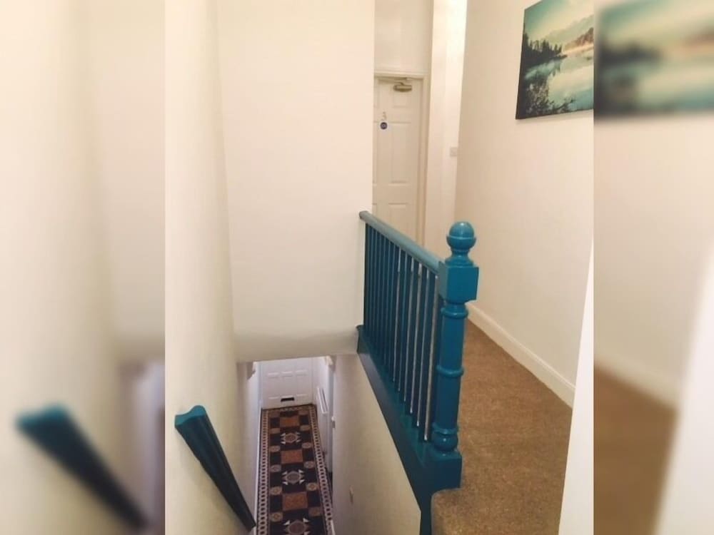 Stoke-on-trent Vacations - Town House  Balliol St - Property Image 2