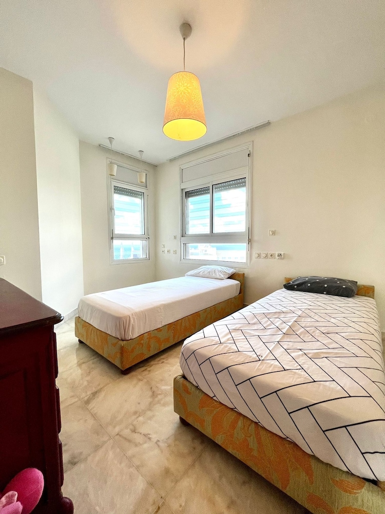 Luxurious Sea View 3BR Pool Spa and Gym