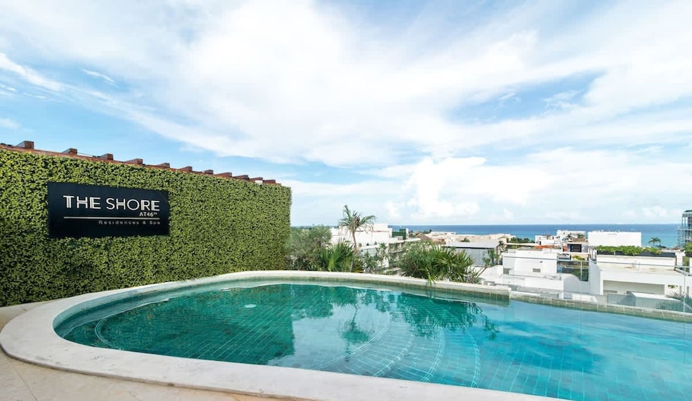 Luminous 1 Br Steps Away From the Beach