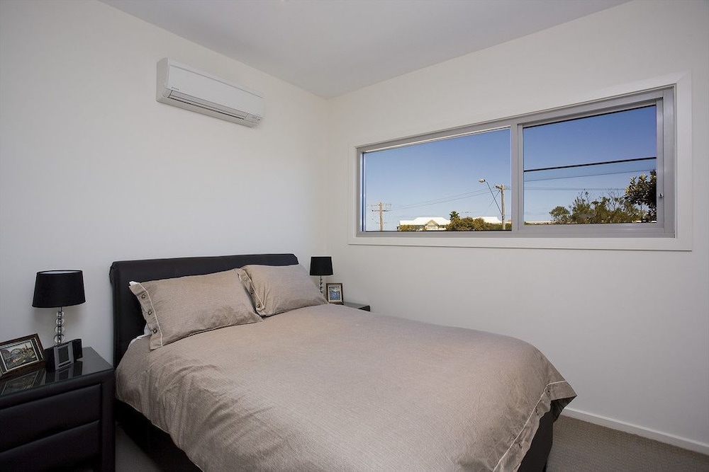 Two Bays Apartments
