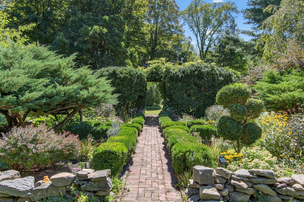 Storybook 330 Year Old Enchanting Estate 5 Bedroom Estate