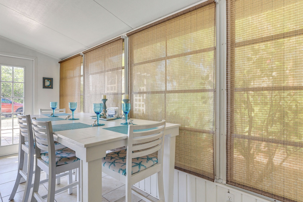 3 Mi to Nokomis Beach: Resort Home in Florida