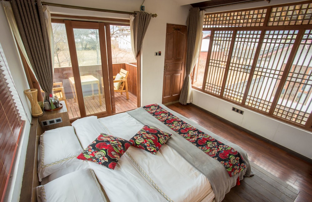 Yunzhong Baisha Lijiang Inn