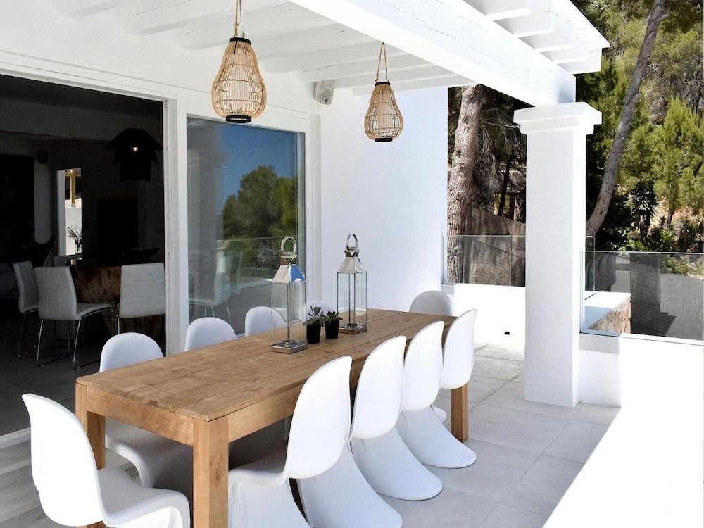 Magnificent Villa With Heated Pool