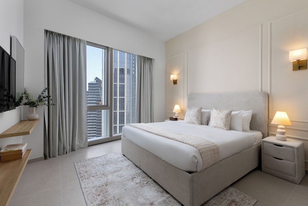 Maison Privee Sky-High Elegance w/ Unrivaled Burj Khalifa Views
