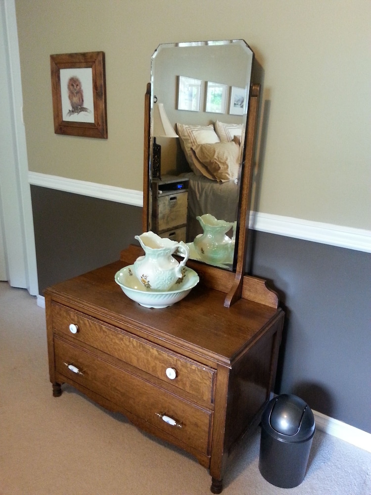 Creekside B & B