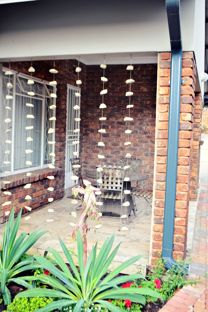 Bokmakierie Guest House