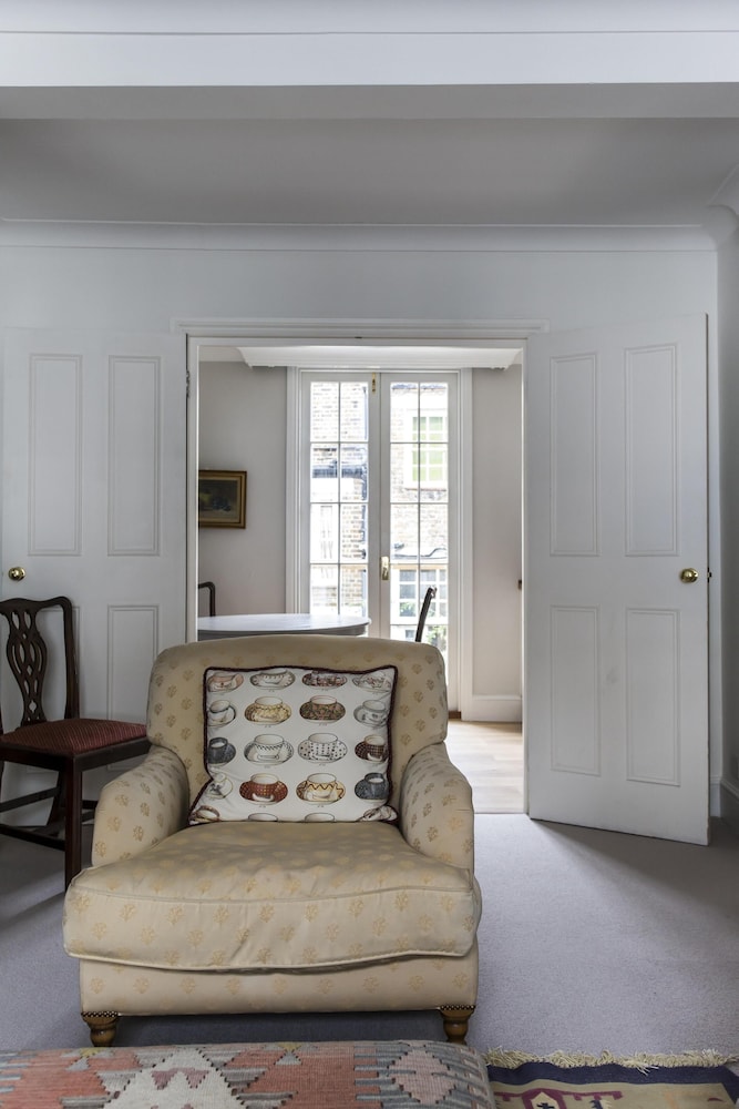 First Street II by Onefinestay