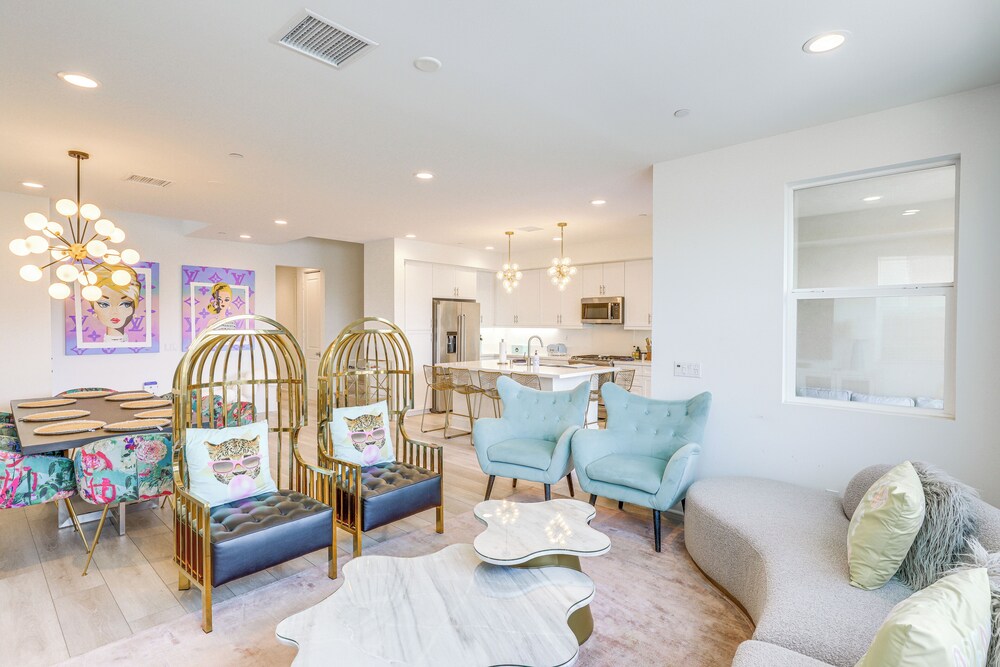 Luxe Indio Lake House 7 Mi to Coachella!