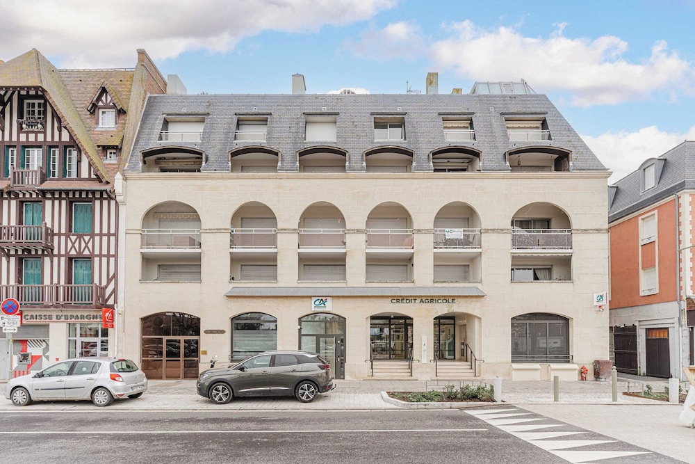 Modern Apartment With Terrace Trouville