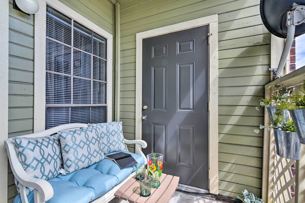 Galveston East End Condo w/ Pool < 1 Mi to Beach! view 5