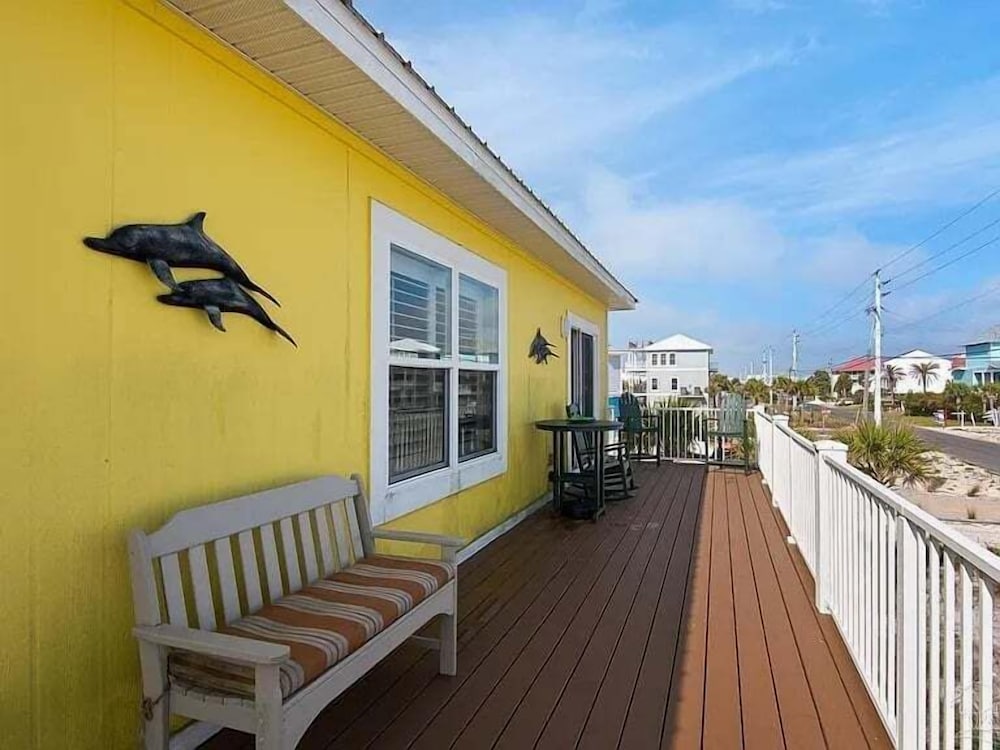 Seaside Bungalow 1 Bedroom Home