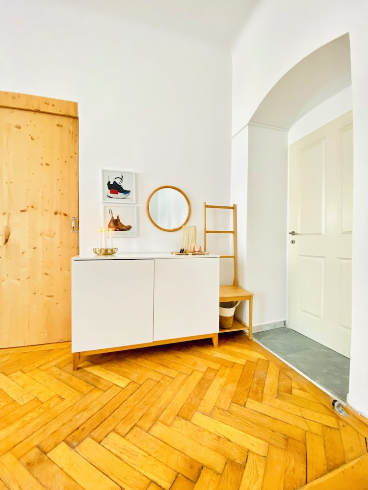 Cozy 2BR Apartment Near Westbahnhof