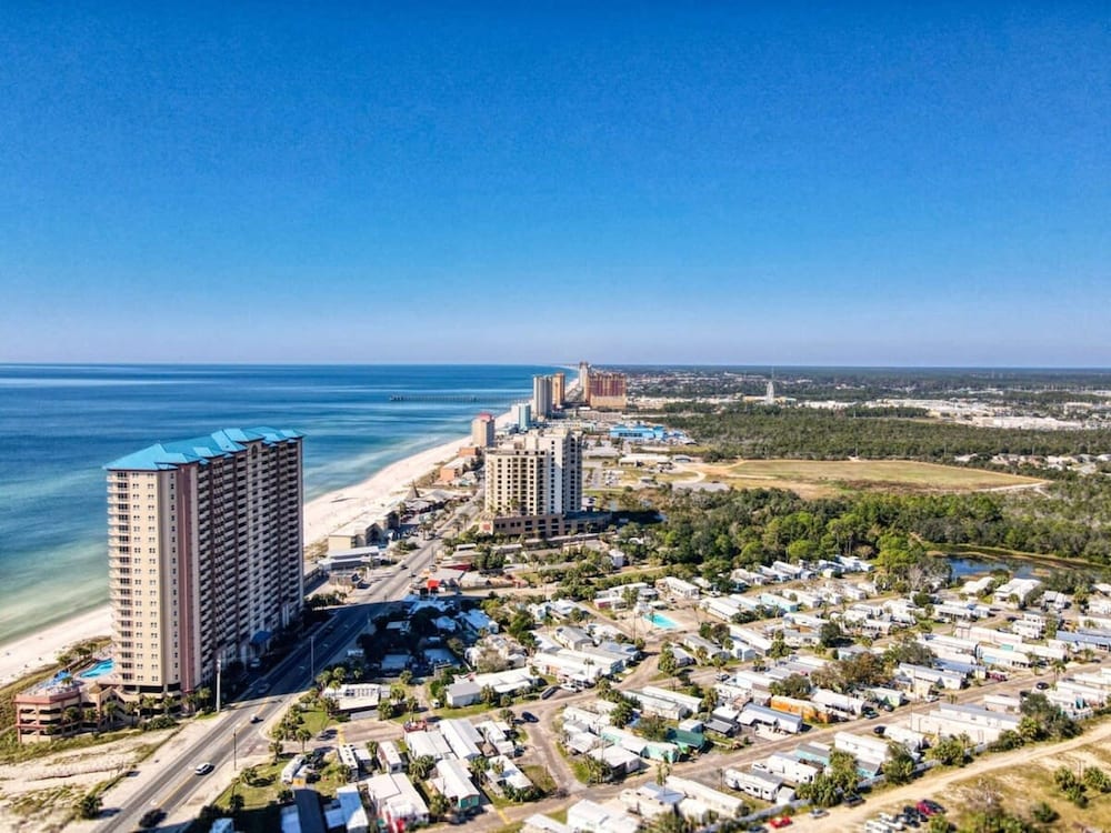 Coastal Condo 607 by Brightwild Beachfront