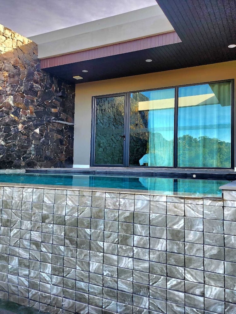 Song View Pool Villa