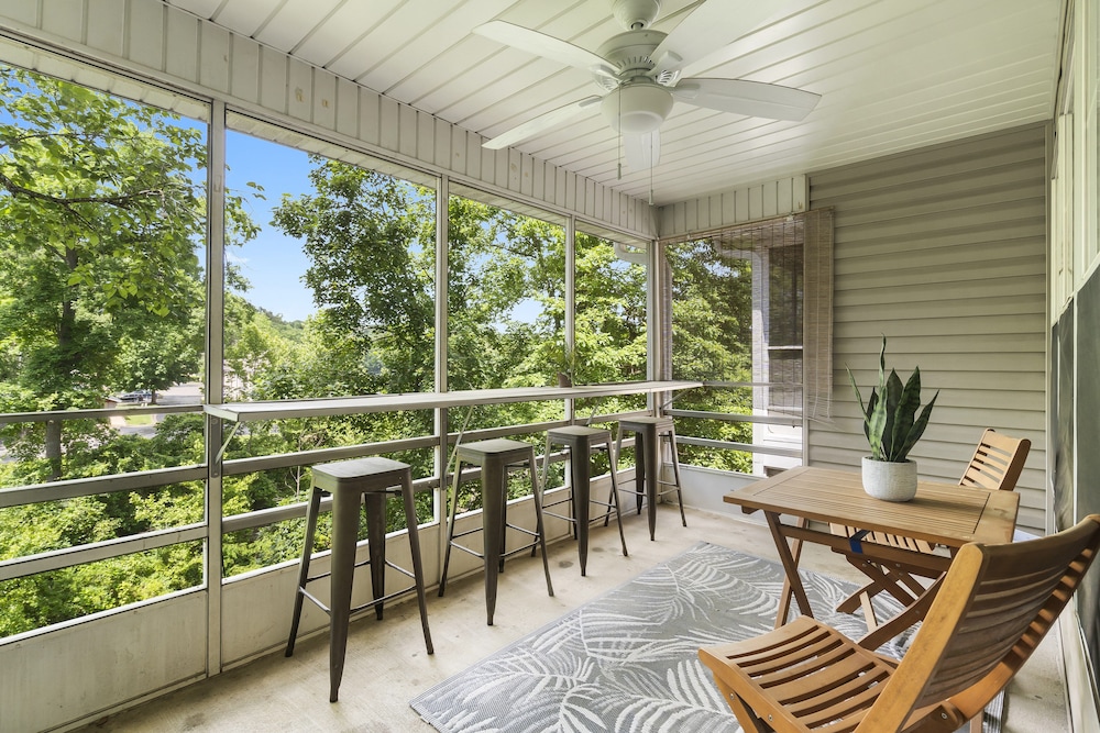 Lakeside Bliss Retreat 2 BDR