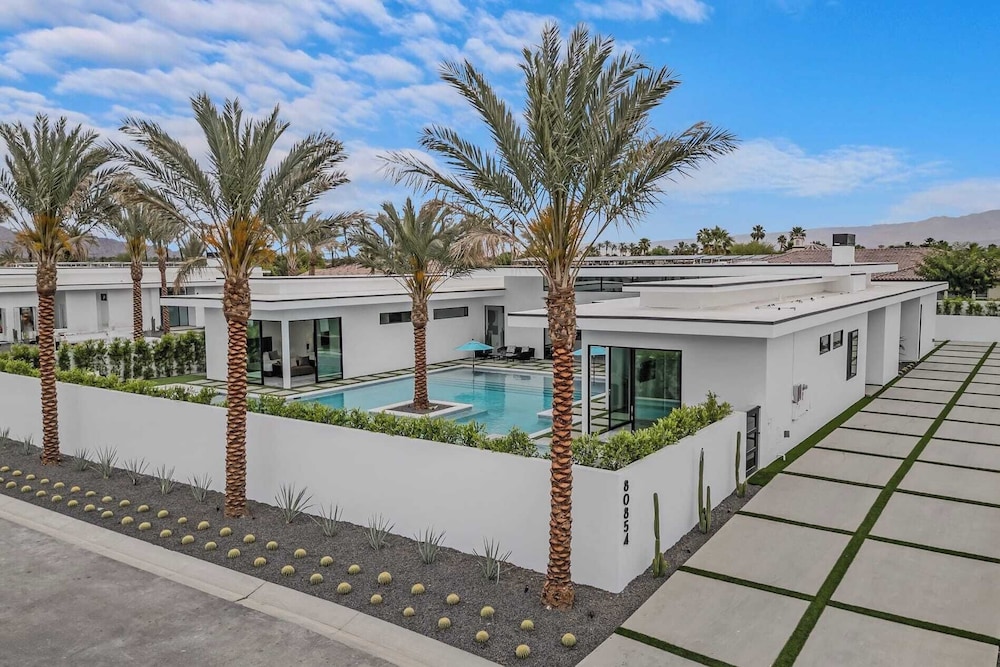Villa Sleeps 17 w/ Pool, Firepit, Putting Green Bravo Villa 3 by Avantstay