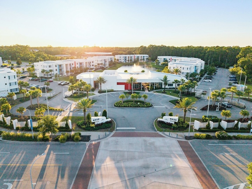 Daytona 3BR Getaway Pool, Gym, Pet Friendly